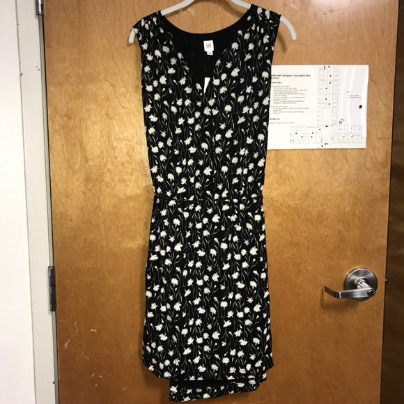 Brand New Gap Dress! - Picture 2 of 4